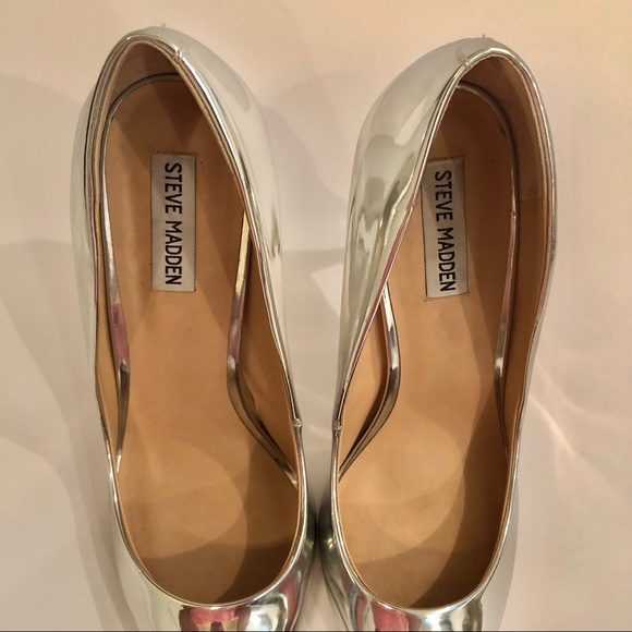 STEVE MADDEN Reflective Silver Heels - Picture 10 of 13